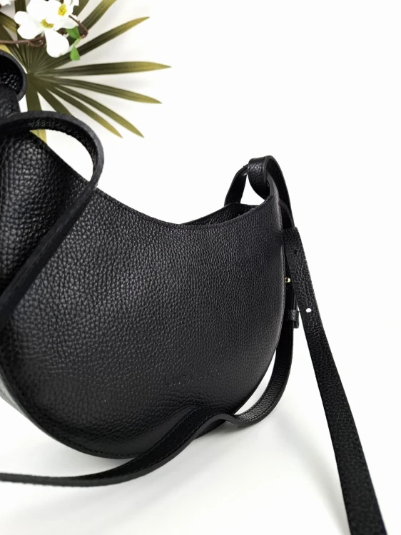 Elegancka torebka skórzana damska czarna, modna łódka listonoszka, wysokiej jakości skóra naturalna