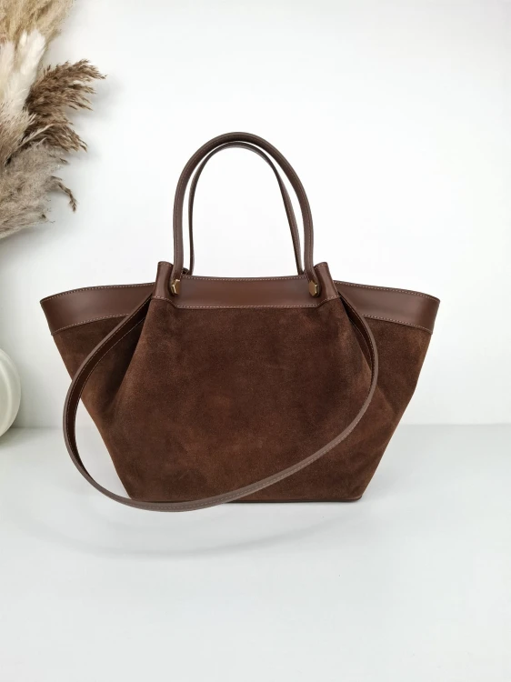 duża brązowa torebka damska wykonana zamszu , skórzane uchwyty , kolor brązowy marrone butik hrabina