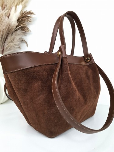 duża brązowa torebka damska wykonana zamszu , skórzane uchwyty , kolor brązowy marrone butik hrabina
