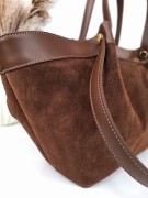 duża brązowa torebka damska wykonana zamszu , skórzane uchwyty , kolor brązowy marrone butik hrabina