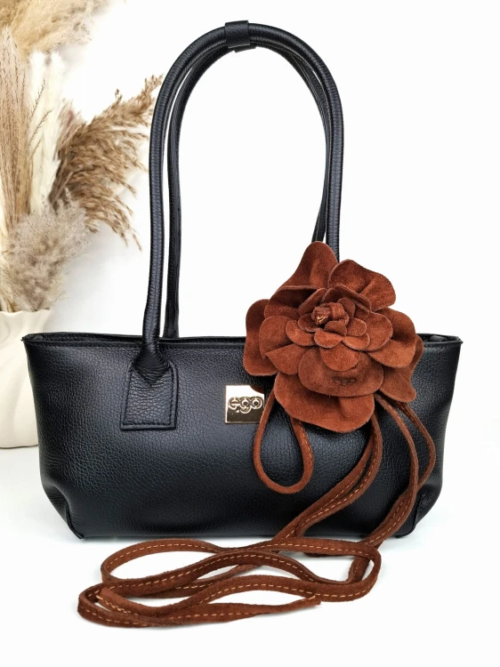 Ego podłużna torebka jamnik z kwiatkiem czarna