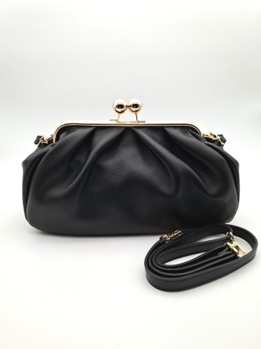 Czarna torebka na bigiel ze skóry naturalnej – duża elegancka torba Vera Pelle