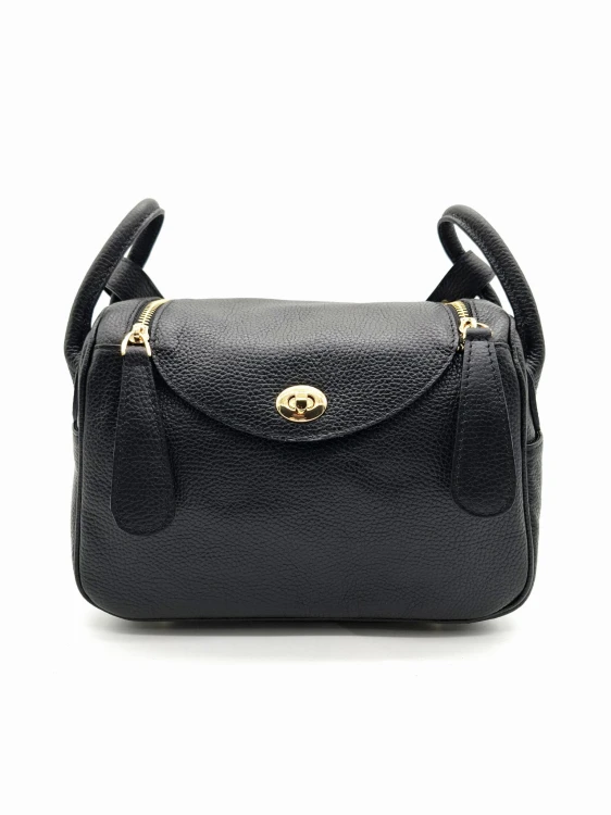 torebka czarna skorzana na ramie