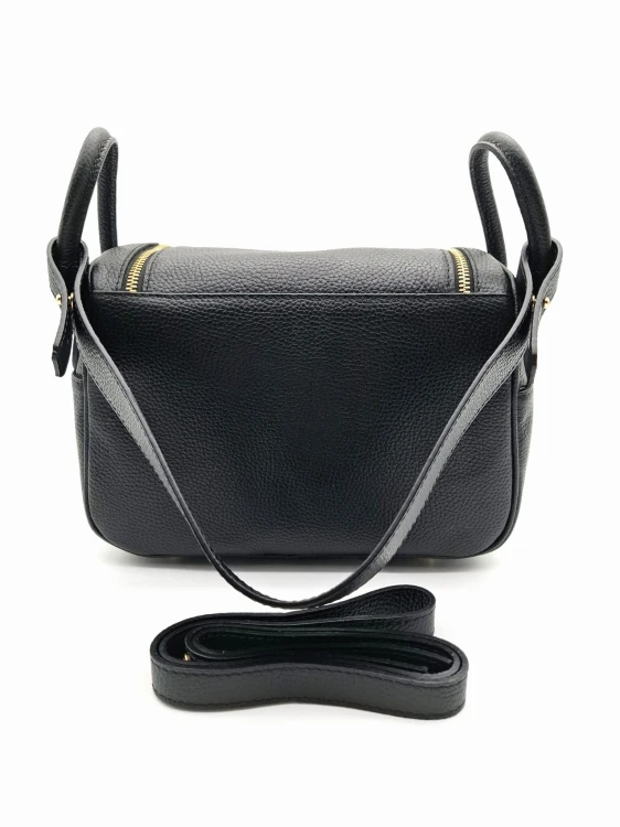 torebka czarna skorzana na ramie