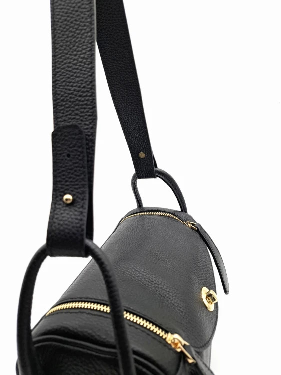 torebka czarna skorzana na ramie