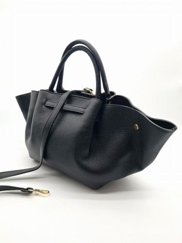 czarna skorzana torebka nietoperz vera pelle