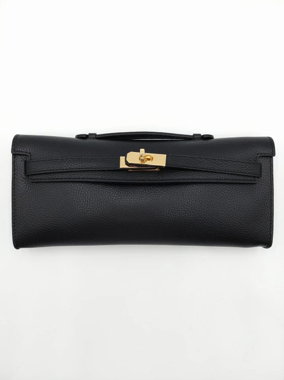 elegancka czarna torebka skórzana włoska widok z przodu