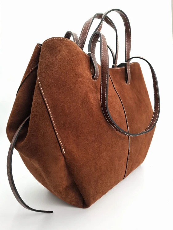prezentacja boku torby shopper vero duża a4 zamsz brązowy