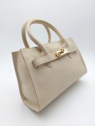 mała torebka hermeska mariposa skóra naturalna w kolorze jasny beż ecru