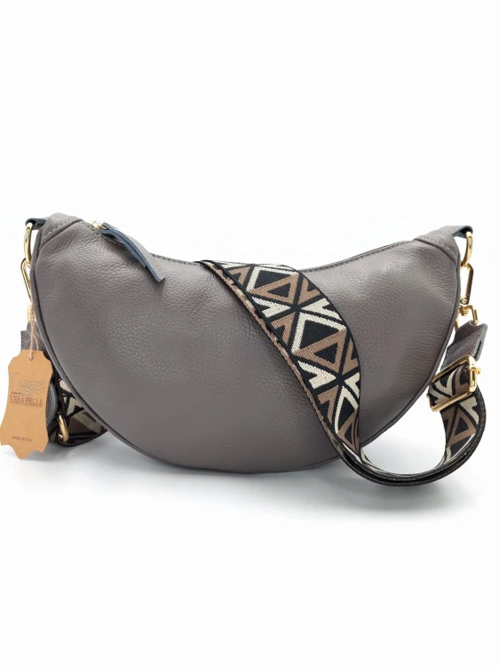 vera pelle skórzana włoska torebka listonoszka w kształcie księżyca modna hit kolor fango ciemny