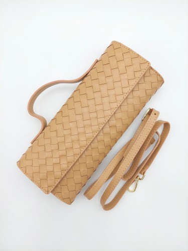 torebka kopertówka damska skórzana jasny brąz piaskowy w komplecie z paskiem