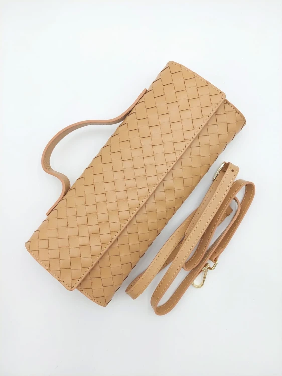 torebka kopertówka damska skórzana jasny brąz piaskowy w komplecie z paskiem