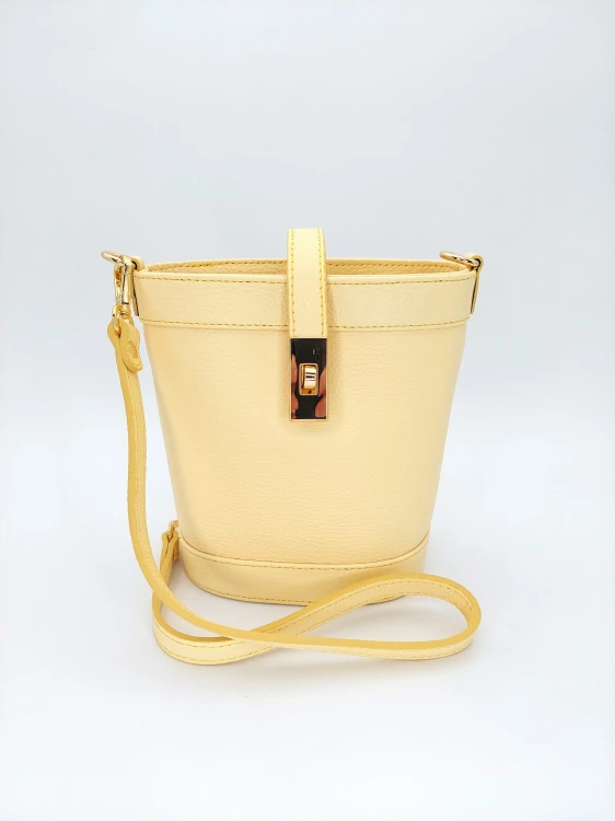 żółta torebka damska ze skóry naturalnej