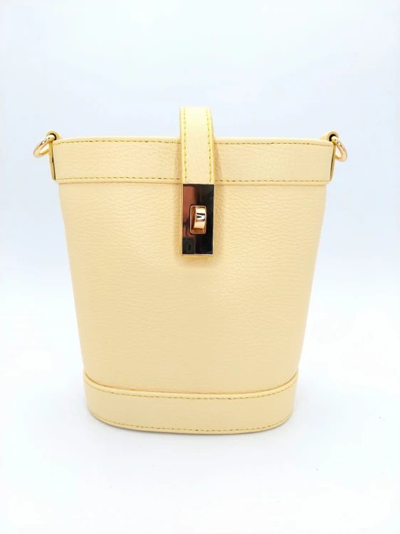 żółta skórzana torebka damska włoska