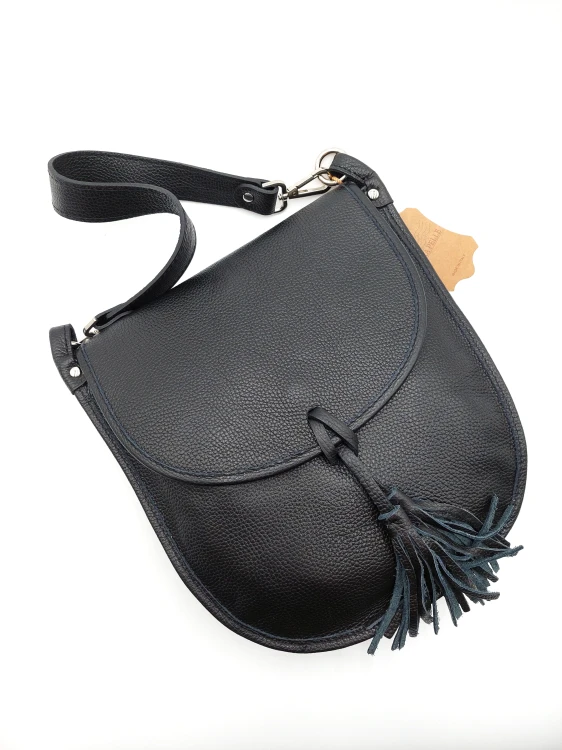 torebka-damska-listonoszka-czarna-skora